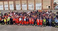 Gefahrgutunfall zwischen LKW und Bus: Großübung von Feuerwehr und Katastrophenschutz in Halle mit über 400 Helfern