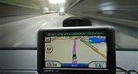 Ein Navigationsgerät im Auto. Bild: DLR