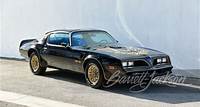 This 1977 Pontiac Firebird Tran Am is powered by a 6.6-liter 400ci V8 engine paired with a 3-speed a