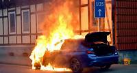 Wolfenbüttel: BMW fängt plötzlich Feuer! Dann muss alles ganz schnell gehen