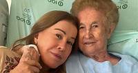 Zilu Godoi posta foto no hospital com a mãe e revela motivo
