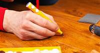 Como usar a caneta tira risco no reparo de móveis?