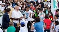 Weltkindertag: Papst und Kinder setzen Friedenszeichen