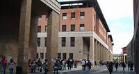Università di Firenze, stella di David incisa sulla porta della stanza di un professore