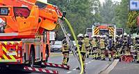 Flammen in Metallbetrieb: Rauchsäule steigt empor - Feuerwehr im Großeinsatz