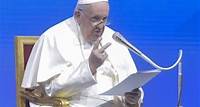 Seminaristi gay, il Papa si scusa: "Non volevo offendere" la gaffe Dopo il caso delle parole che il Pontefice avrebbe pronunciato sull'accesso ai seminari di 28 mag - 15:18