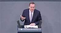 Minister spricht im Bundestag zu Bericht der … Minister spricht im Bundestag zu Bericht der Wehrbeauftragten