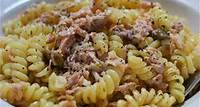 Pasta With Garlic, Lemon, Capers, and Tuna