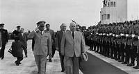 Dan kad se Nikita Hruščov u Beogradu ispričao Maršalu Staljin je umro u veljači 1953. godine. Samo četiri mjeseca nakon toga Jugoslavija i Sovjetski Savez obnovili su diplomatske odnose, a Tito je dvije godine poslije pozvao Hruščova u Beograd. Staljinov nasljednik u Beograd je sletio 26. svibnja 1955., dan nakon Titova službenog rođendana. Susret je pažljivo pripreman. Bila je to, pokazalo se pos...