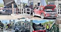 Tre morti al casello dell’A12 a Rosignano, le immagini dell'incidente schianto tra tre auto Diverse auto sono rimaste coinvolte nello scontro che ha procurato gravi danni anche alla 02 giu - 20:50