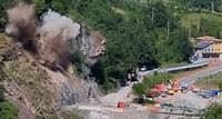 Il nuovo Ponte Lenzino si fa strada con la dinamite: sbancata parte di montagna