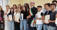 Festa della Repubblica, il Comune di Castelluccio Valmaggiore regala la Costituzione ai cittadini 18enni