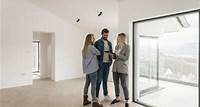 Quel est le rôle d'un promoteur immobilier ? Opérateur incontournable du secteur de la construction, le promoteur immobilier est bien plus qu'un simple bâtisseur. À