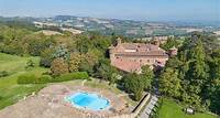 prestigioso castello medievale con piscina in vendita a piacenza Nel cuore dei pittoreschi colli emiliani, vicino a Piacenza, il prestigioso castello risalente al X secolo, si offre in vendita come una dimora di incomparabile lusso e storia.