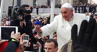 Le pape François accuse l'OTAN d'avoir provoqué la Russie et souhaite rencontrer Poutine