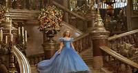 Cendrillon : 111.000 cristaux Swarovski pour 8 versions, le prix fou de la robe de bal portée par Lily James dans le film