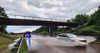 Autobahn 39 bei Maschen: Fahrbahn Richtung Lüneburg überflutet
