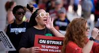 Teachers Union Locks Out Its Staffers Following 3-Day Strike