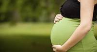 Maternità surrogata come reato universale, ok della commissione. Il testo pronto per il Senato