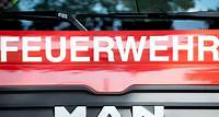 Auto in Vollbrand: Mehrere Feuerwehren in Kühnhaide im Einsatz
