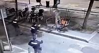 Milano, in un video l’aggressione ai danni dei poliziotti in stazione Centrale: un agente spara e ferisce il 36enne