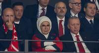 EM-Kolumne von Pit Gottschalk - Wir wundern uns über Özil in Erdogan-Nähe, aber damit machen wir es uns zu einfach