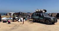 Unos 100.000 palestinos huyen de Rafah al tiempo que Israel intensifica sus ataques aéreos y mantiene cerrado el paso fronterizo con Egipto