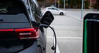 Steigende Spritpreise: Umstieg aufs Elektroauto laut Umfrage oft eine Sparmaßnahme