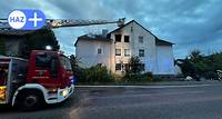 Dachstuhlbrand in Neustadt: Feuerwehr entdeckt zwei Tote im Haus