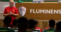 Fragilidade, mudança de estilo e ambiente: veja os desafios de Mano no Fluminense