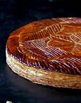 Galette des Rois aux fruits confits et fleur d’oranger