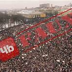 Non, il ne s'agit pas d'une manifestation contre le pass sanitaire à Vienne (Autriche) La photo ci dessous ne montre pas une manifestation contre le pass sanitaire, qui a eu lieu en novembre 2021 en Autriche. Il s'agit en fait d'une manifestation qui a eu lieu en 1991, en URSS.