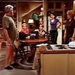 Molly Ringwald, Jenna Elfman, Dion Anderson, Lee Garlington, and Lauren Graham in Townies (1996)