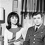 Marlo Thomas and Warren Berlinger in That Girl (1966)