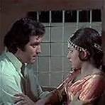 Hema Malini and Feroz Khan in Sharafat Chhod Di Main Ne (1976)