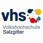 Volkshochschule Als Topadresse in der Weiterbildung gilt die Städtische Volkshochschule (VHS).