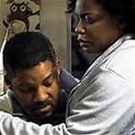 Will Smith and Aunjanue Ellis-Taylor in King Richard (2021)