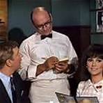 Marlo Thomas, Ted Bessell, and Arthur Julian in That Girl (1966)