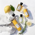 Collection Colonia Bain & Corps Grâce à notre routine pour le corps, votre peau est instantanément lumineuse et parfumée