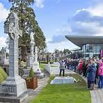 9. Glasnevin Friedhof Dieser wunderschöne viktorianische Friedhof aus dem Jahr 1832 erzählt die komplexe und faszinierende Geschichte Irlands. Der Glasnevin Friedhof liegt nur 2,5 km von Dublins Stadtzentrum entfernt und…