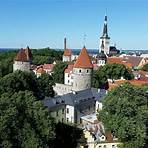 1. Tallinn Old Town Die Stadt Tallinn ist für ihre idyllische Altstadt mit mittelalterlichen Kirchen, beeindruckenden Sehenswürdigkeiten und einer wunderschönen Stadtmauer bekannt. Am besten flanieren Sie durch die Gassen…