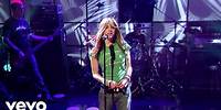 Avril Lavigne - I'm with You (Live on Top Of The Pops 1/18/2003)