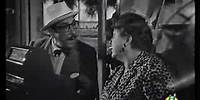 Tina Lattanzi doppia Jole Silvani nel ruolo della cassiera in La famiglia Passaguai un film del 1951