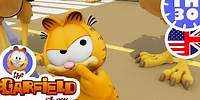 😼 Garfield defends the ground from invaders! 😼 - The Garfield Show