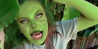 She’s a grinch!!!