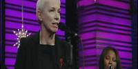 Annie Lennox SEE AMID THE WINTER'S SNOW (live + interview)