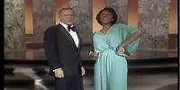 #nowwatching Natalie Cole & Frank Sinatra LIVE - I Get A Kick Out Of You