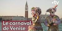 Le carnaval de Venise depuis la place Saint-Marc