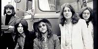 Deep Purple featuring Ritchie Blackmore - Smoke On The Water