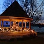 small town christmas destinations3